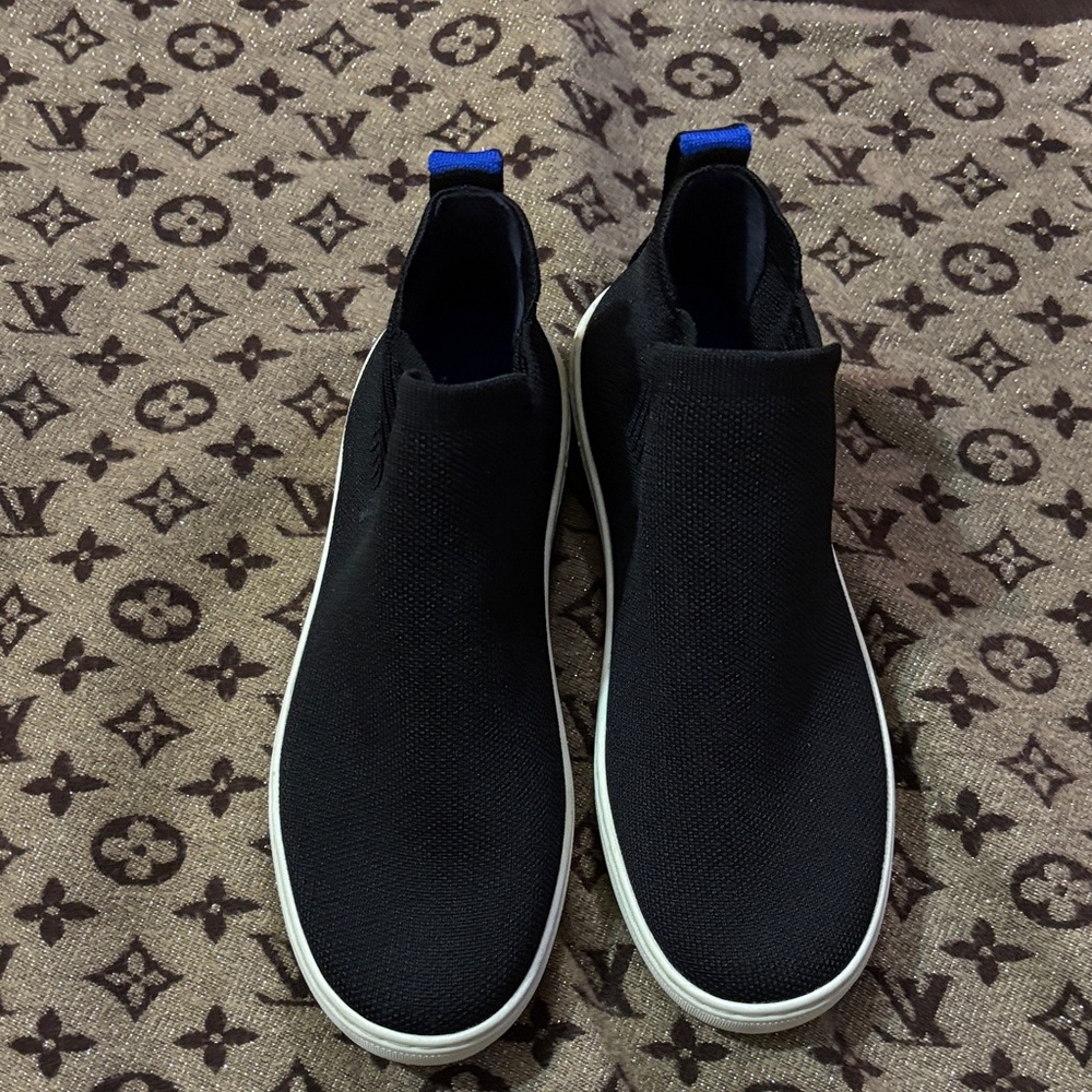Rothy's Men's Black and Blue Slip-On Sneakers